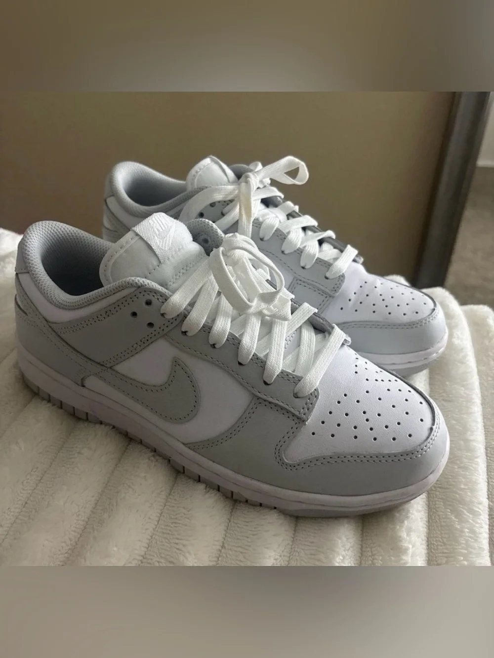Grey Nike dunks - Picture 1 of 3